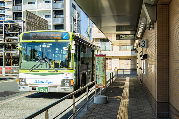 写真：3番乗り場